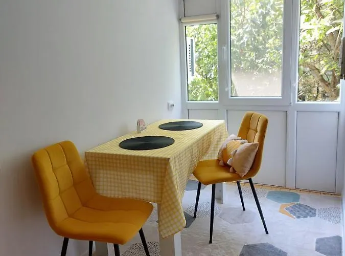 22 アパート クラヨーヴァ